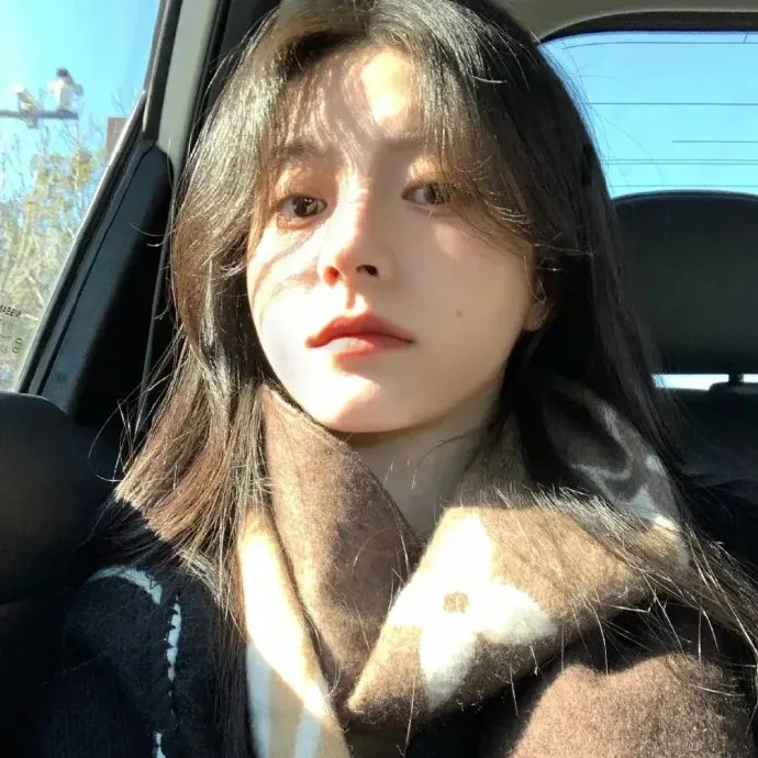 会画少年的天空